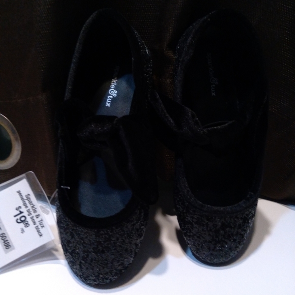 Sparkle and Tux Penelope big bow black girls shoes. New with tags. Size 13
